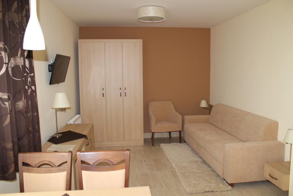 Hotel Tiffán's Pincészet és Panzió à Villány Extérieur photo